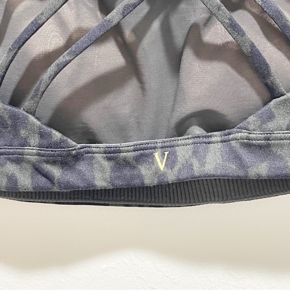 VICTORIA’S SECRET Women’s Strappy Leopard Print Low Impact Sports Bra Size S - Picture 5 of 9